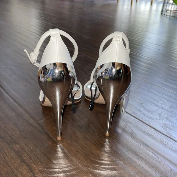 New ZARA white metallic silver strapped stilettos heel unique rare cushion strap - Picture 5 of 9